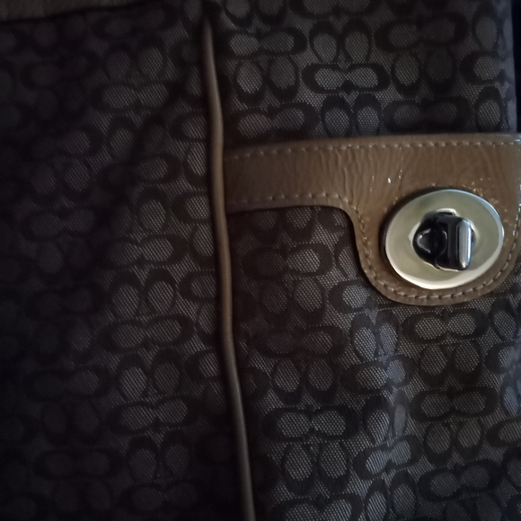 Coach Signature Tan Jaquard British Gallery Tote - Picture 4 of 8